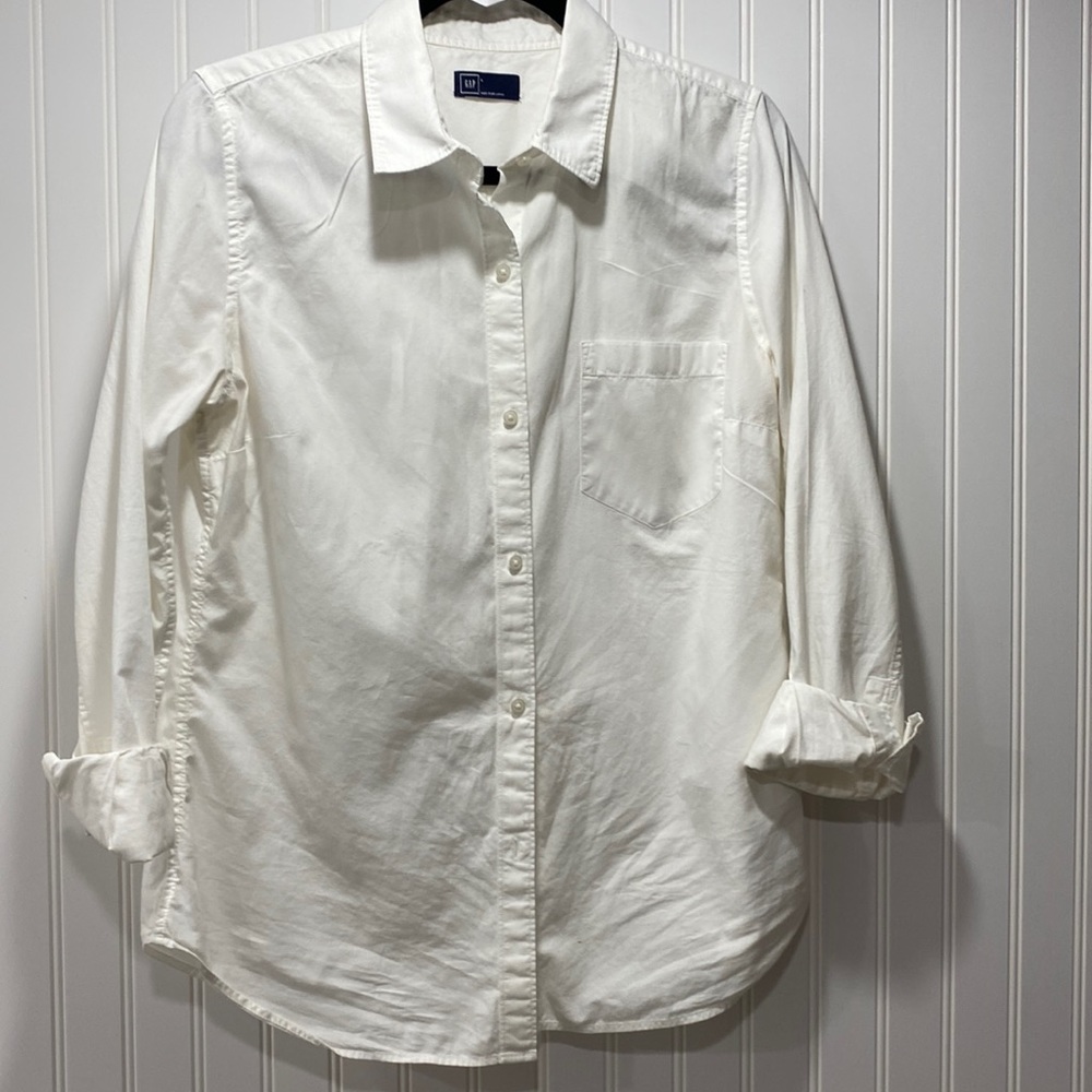 Gap button down shirt